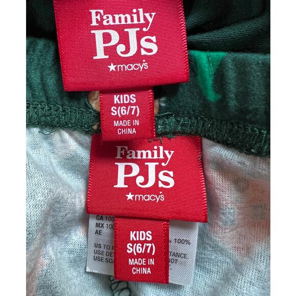 FAMILY PAJAMAS MACYS LITTLE BIG KIDS 2P ELFING CHRISTMAS HOLIDAY PJ SET SIZE 6-7 - Picture 5 of 6